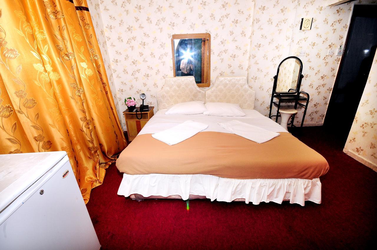 Al Qaid Hotel Dubai Bagian luar foto